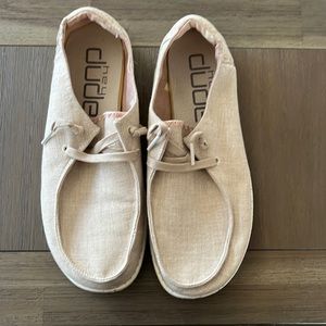 Hey Dude slip ons size 8